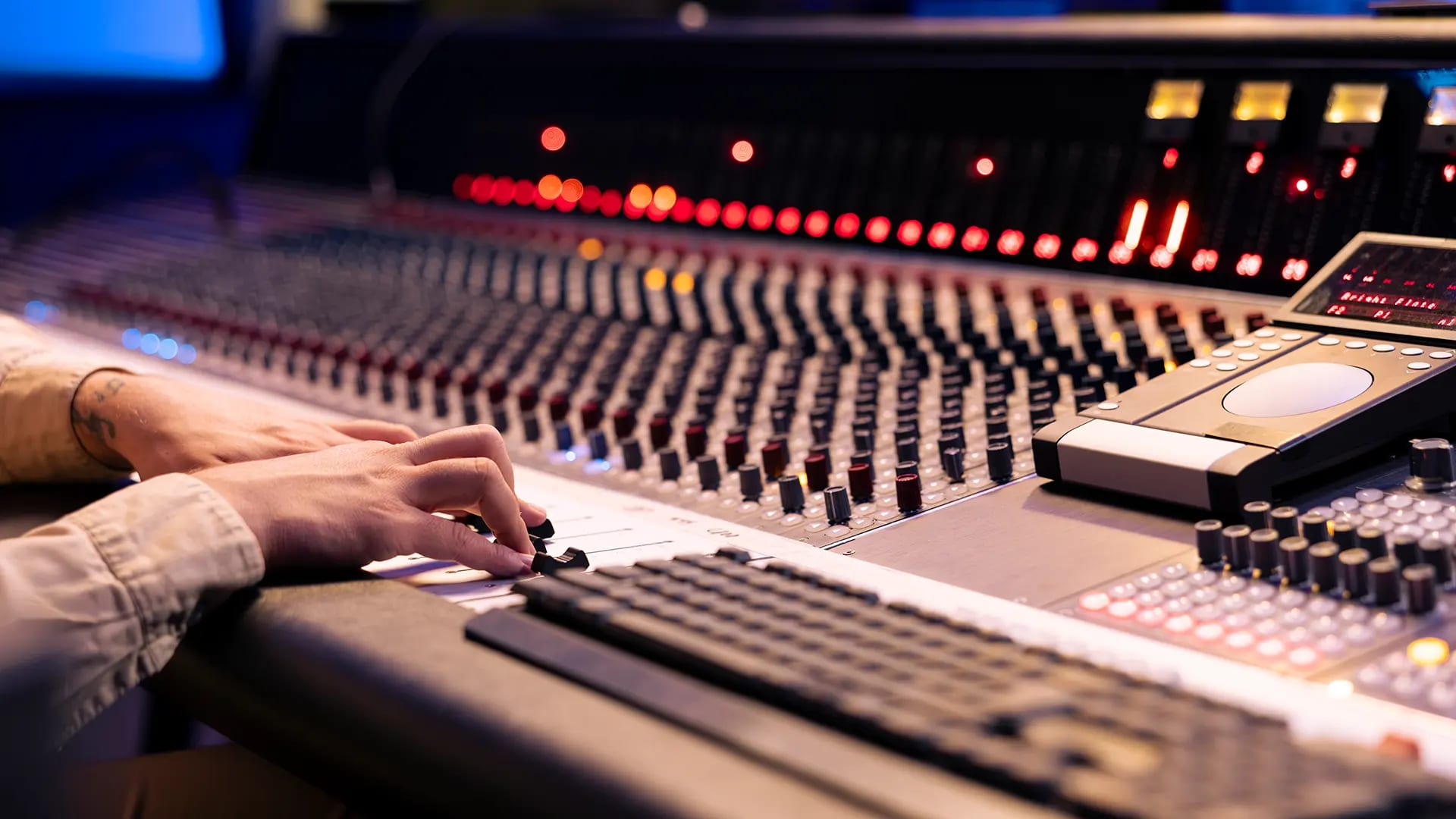 MUZIUM SOUND STUDIO Careers - Join our team